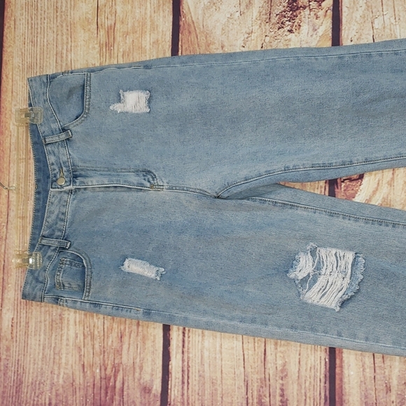 ❤️5/$25 EUC Shein Distressed Jeans - Picture 2 of 5
